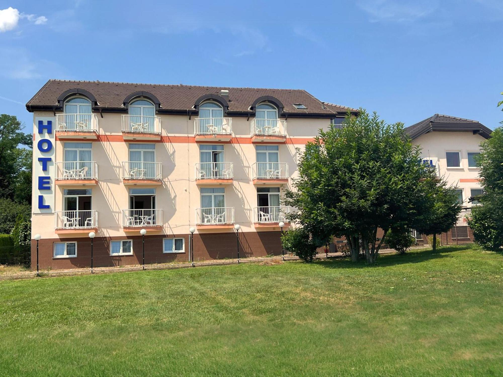 Hotel Imperium Moravske-Toplice Buitenkant foto