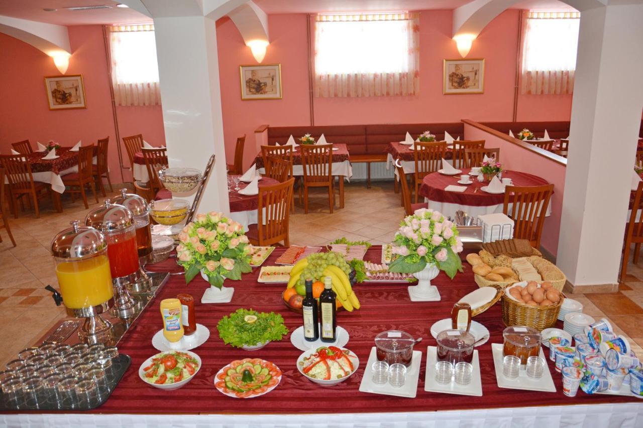 Hotel Imperium Moravske-Toplice Buitenkant foto